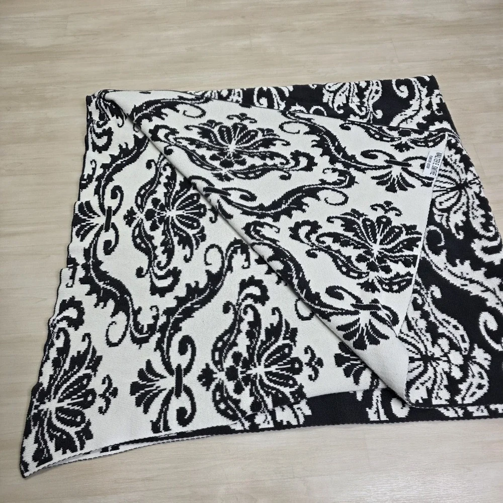 Walter E‎ Smithe Throw Blanket Damask Print Black White 56 x 50